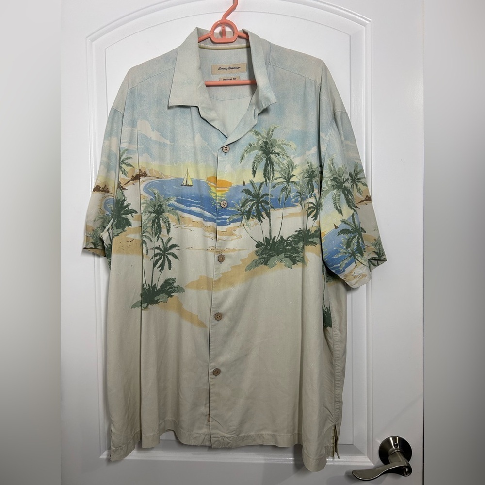 Tommy Bahama 100% Silk Floral Beach Hawaiian button down shirt size XXL summer